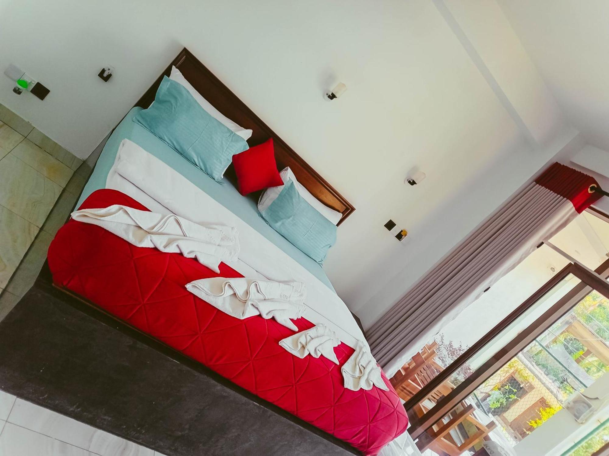 Eyeful Ella Otel Dış mekan fotoğraf